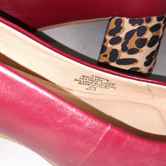 Isaac Mizrahi brand pumps - Picture 3 of 6